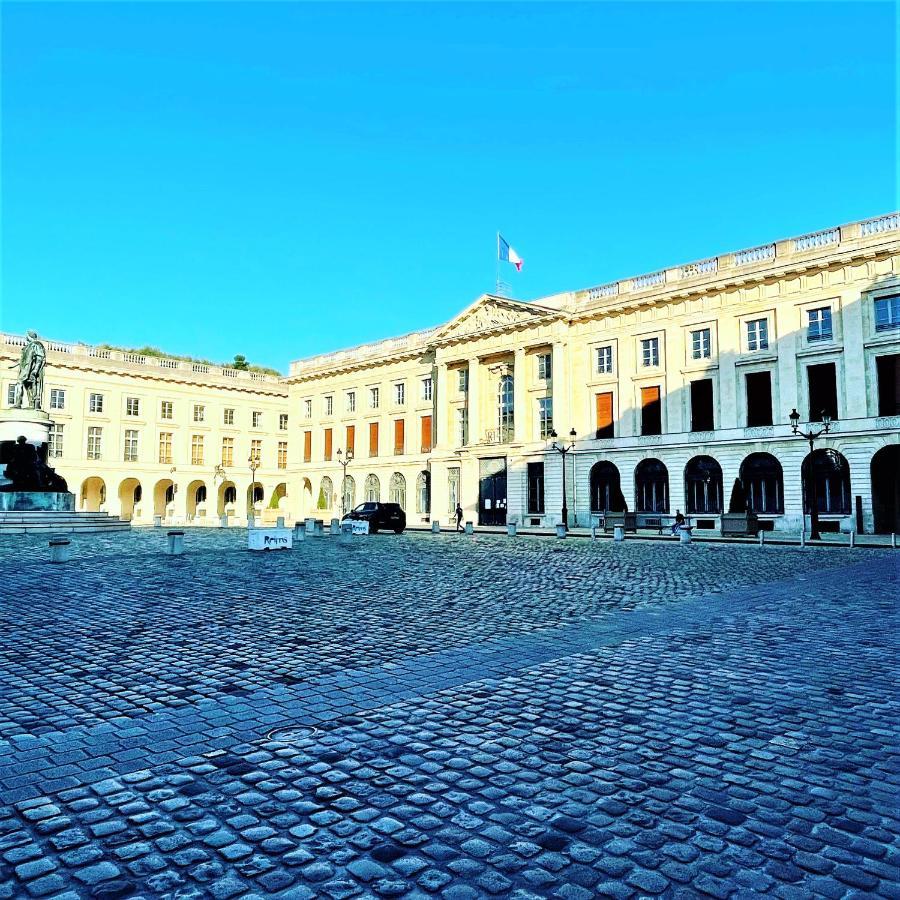 Aux Clefs Des Sacres - Dans Un Hotel Particulier Situe Rue Du Marc - Reims - Hyper Centre Forum Mairie Boulingrin Esterno foto