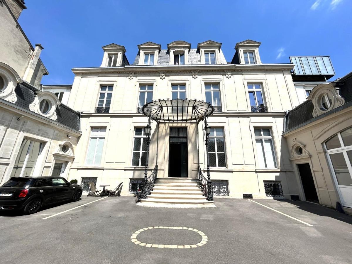 Aux Clefs Des Sacres - Dans Un Hotel Particulier Situe Rue Du Marc - Reims - Hyper Centre Forum Mairie Boulingrin Esterno foto